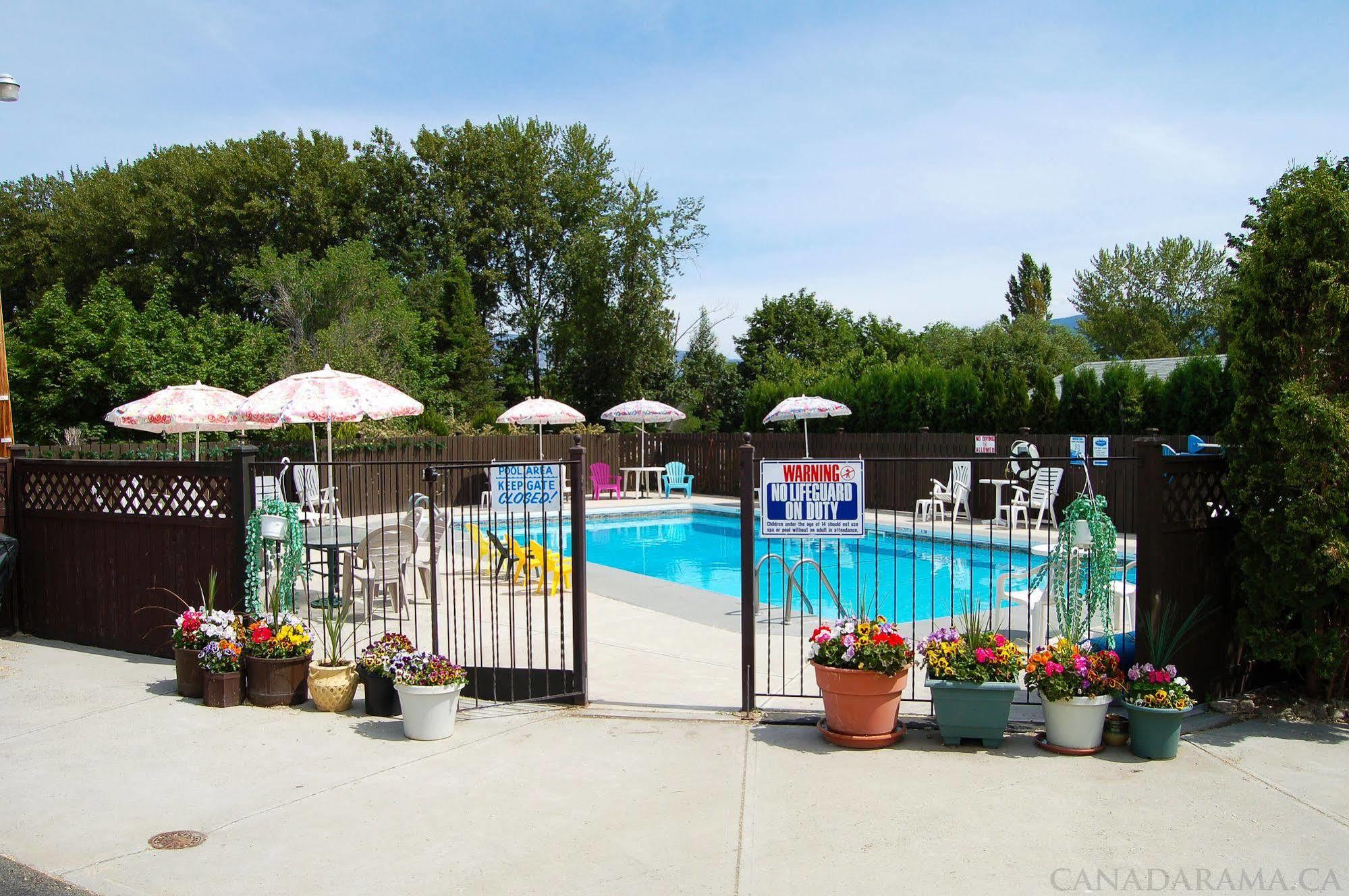 Rosedale Motel Summerland Εξωτερικό φωτογραφία